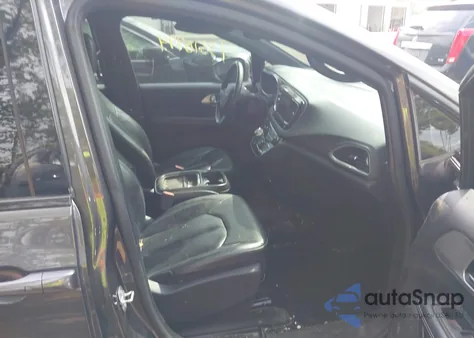 2019 Chrysler Pacifica Touring L z USA, uszkodzony, nr VIN 2C4RC1BG3KR569657